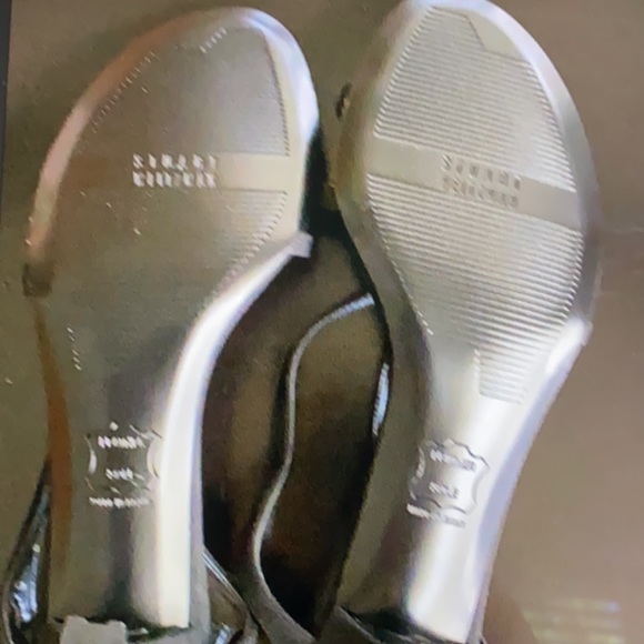 Stuart Weitzman Reversal Sandal - Picture 6 of 8